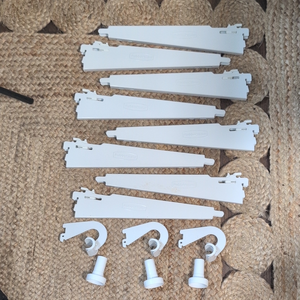 Rubbermaid White Brackets and Hooks Set